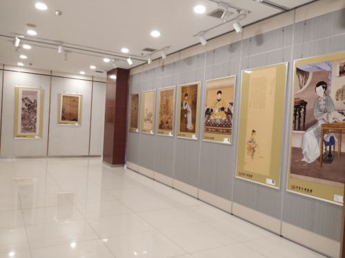 墨香滿溢騰盈軒 市圖書館中國(guó)歷代經(jīng)典讀書圖解讀展啟幕